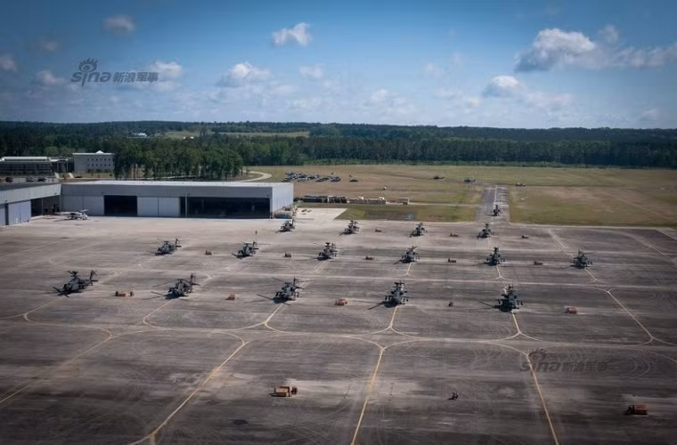 Tên lửa chống tăng AGM-114 Hellfire có tầm bắn hiệu quả lên đến 8km và là một trong những dòng tên lửa chống tăng thành công nhất của Quân đội Mỹ.