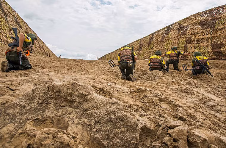 Bộ Quốc phòng Nga đặt tên cho vòng loại này là "Open water", phần thi chủ yếu của nó là kiểm tra khả năng sẵn sàng chiến đấu của các đơn vị công binh trong tình huống vượt chướng ngại nước và hổ trợ trợ vận chuyển các đơn vị cơ giới qua sông.
