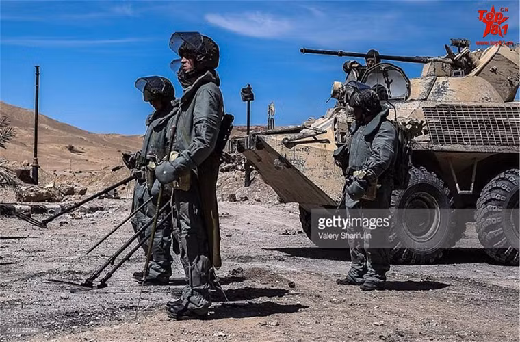 Được biết đây cũng là lần đầu tiên Quân đội Nga công khai việc điều động một đơn vị vũ trang của nước này đến một trong những chiến trường nóng bỏng nhất ở Syria. Nguồn ảnh: Sina