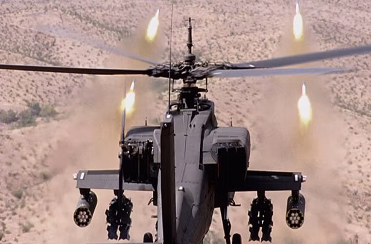 Trong khi đó ở quốc lộ số 8 đoàn xe cơ giới của Vệ binh Cộng hòa Iraq lại phải đối mặt với những chiếc trực thăng tấn công AH-64 Apache, đoàn xe kéo dài hàng km bị phá hủy hoàn toàn kể cả những chiếc xe tăng.