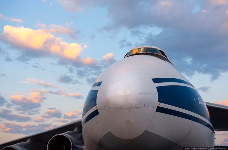 Sau khi quá trình bốc dỡ hoàn tất chiếc An-124 đã sẵn sàng cất cánh.