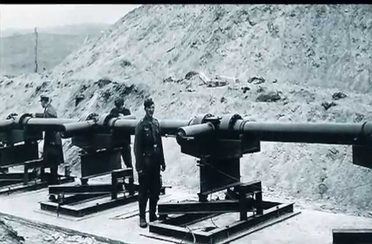 Tuy nhiên, dù sở hữu Schwerer Gustav nhưng phát xít vẫn nuôi tham vọng về phát triển một mẫu siêu pháo khác là V-3 supergun và nó đứng vị trí thứ 7 trong bảng xếp hạng của Wonders List. Về cơ bản V-3 là một trong những vũ khí tham vọng của Đức nhằm đánh bại London sau khi các dòng tên lửa đạn đạo đầu tiên như V-1 và V-2 của Đức tham chiến.