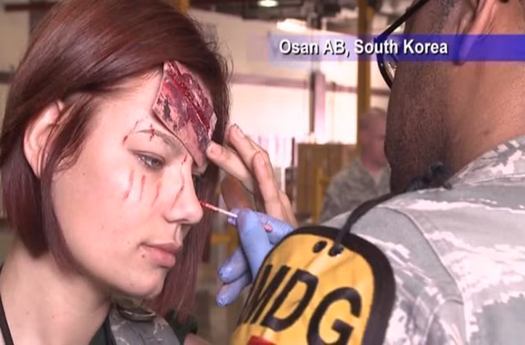 Quân đội Mỹ thậm chí còn xây dựng cả một đơn vị chuyên thực hiện các đợt diễn tập huấn luyện có sử dụng MOULAGE.