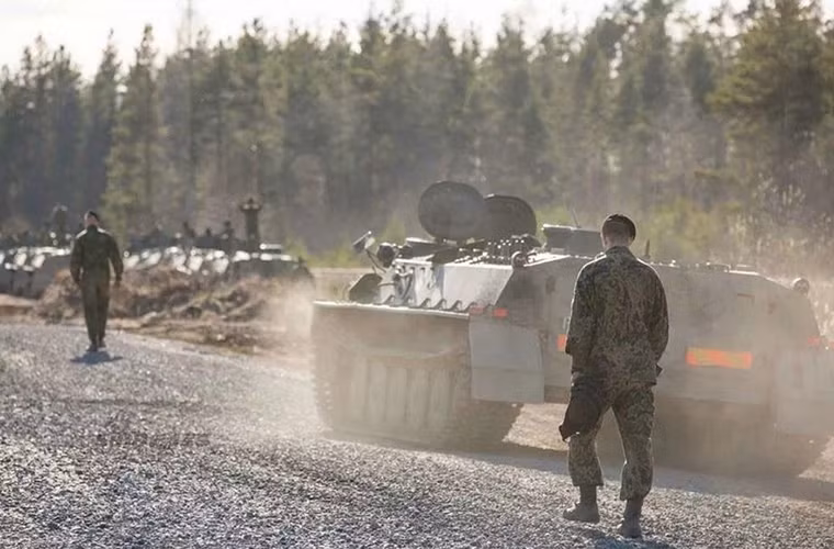 Dù “Đòn bẩy 2016” chỉ có sự tham gia của Phần Lan và Mỹ nhưng địa điểm diễn ra đợt tập trận này lại khá nhạy cảm. Khi vùng Karelia vốn là khu vực tiếp giáp trực tiếp với Cộng hòa Karelia và vùng Leningrad thuộc Nga. Mặc dù Nga và Phần Lan không xảy ra tranh chấp lãnh thổ ở khu vực này.