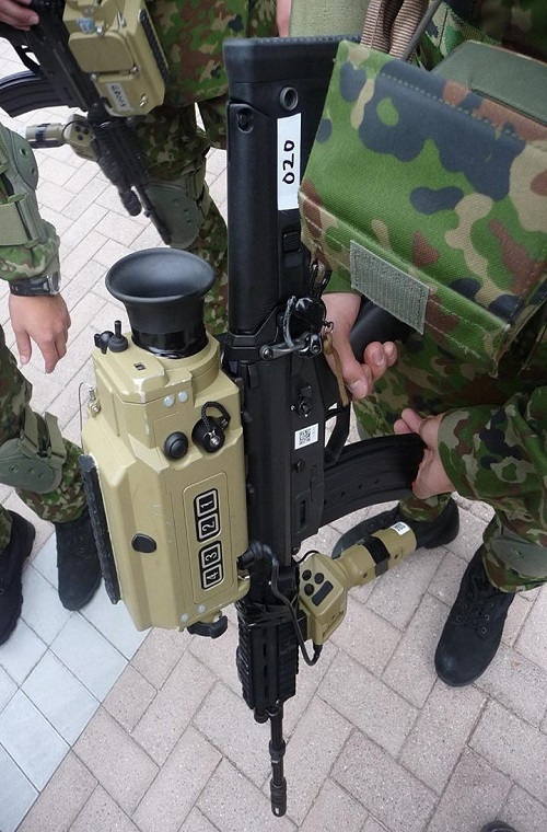 Nhưng chặng đường từ đây tới lúc đó vẫn còn khá xa và vẫn còn cơ hội cho HOWA tiếp tục phát triển Type 89, tương tự như với biến thể Type 89 Para. Trong ảnh là nguyên mẫu Type 89 Para đươc tích hợp thêm thiết bị ngắm quang học hổ trợ tác chiến đô thị một phần trong chương trình chiến binh tương lai của JSDF.