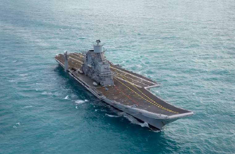 Tạp chí Jane’s dẫn lời một nguồn tin quân sự Ấn Độ cho biết, hiện tại Hải quân Ấn Độ đang gặp phải các vấn đề nghiệm trọng với dòng tiêm kích trên hạm MiG-29K/KUB lẫn tàu sân bay Đô đốc Gorshkov mà Nga bán cho Ấn Độ.