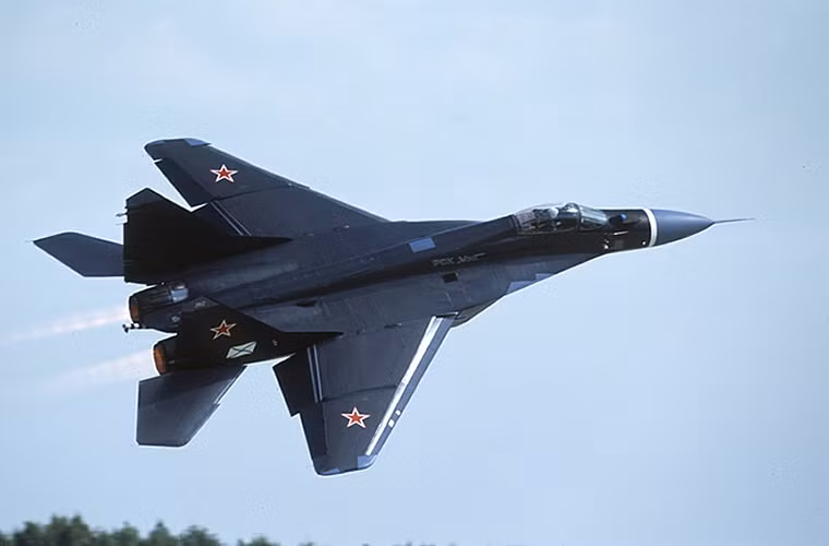 Theo Igor Kozhin người đứng đầu cơ quan quản lý ngành công nghiệp hàng không hải quân Nga cho biết, nhiệm vụ chính của Tổng công ty chế tạo máy bay MiG và các cơ quan có liên quan là đảm bảo việc chuyển giao khoảng một trung đoàn MiG-29K cho Hải quân Nga trong năm nay để trang bị cho tàu sân bay duy nhất của Nga là tàu Đô Đốc Kuznetsov.