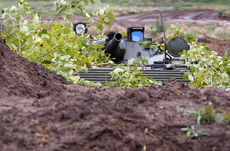 Đợt tập trận chung này sẽ diễn ra chủ yếu ở vùng núi Burduny thuộc Nga gần biên giới với Mông Cổ và cuối đợt tập trận này hai bên cũng sẽ có đợt diễn tập bắn thật chung với nhau.