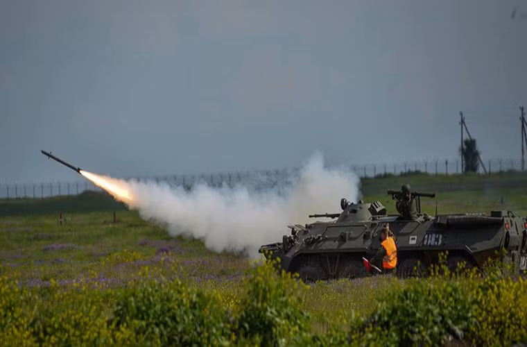 Trong vòng sơ loại lần này hai đội đại diện cho các đơn vị vũ trang Nga đóng quân tại Bắc Ossetia và Chechnya là các đội có được thành tích xuất sắc nhất và dành quyền tham gia vào vòng loại trực tiếp sẽ diễn ra vào tháng sau tại thành phố cảng Yeysk. Nguồn ảnh: Bộ Quốc phòng Nga