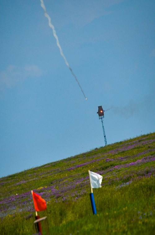 Trong ảnh tên lửa phòng không Igla bay đến một mục tiêu giả định được đặt trên một đỉnh đồi. Nguồn ảnh: Bộ Quốc phòng Nga