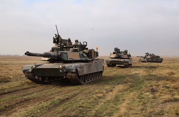 Và tất nhiên đi cùng với chúng là lực lượng bộ binh. Quy mô chiến trường sẽ được mở rộng từ khu vực chiếm đóng lan sang các khu vực xung quanh, các đơn vị GRF và bộ binh sẽ được hỗ trợ hỏa lực tối đa từ trên không cho đến dưới mặt đất.