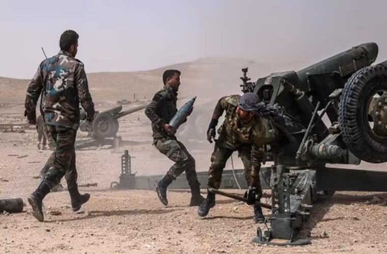 Theo đánh giá của nhiều chuyên gia quân sự, việc giành lại hoàn toàn quyền kiểm soát Latakia là điều nằm ngoài khả năng đối với Quân đội chính phủ Syria kể cả khi có Không quân Nga hổ trợ. Bởi ngoài Latakia Quân đội chính phủ Syria còn phải gồng mình với nhiều chiến trường trọng điểm khác như Homs, phía đông Damascus hay vùng sa mạc Syria, trong khi đó ở một số khu vực giao tranh giữa người Kurd và Quân đội chính phủ Syria cũng đã nổ càng làm phức tạp thêm tình hình.