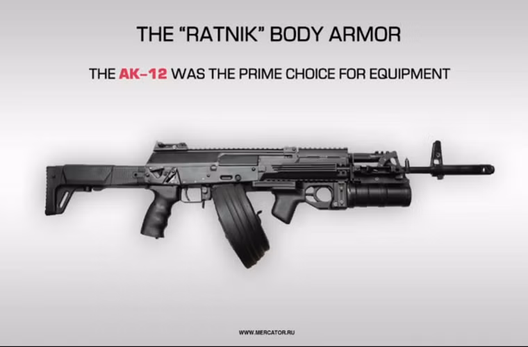 Về vũ khí chính của bộ quân trang Ratnik, nhiều khả năng binh sĩ Nga sẽ được trang bị mẫu súng trường tấn công tiên tiến Ak-12.