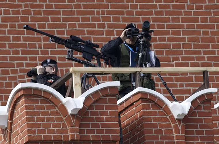 Ngoài các dòng súng trường bắn tỉa trong nước lực lượng bắn tỉa Nga cũng được một số dòng súng trường bắn tỉa khác.