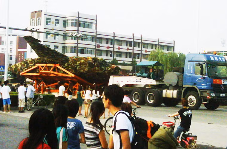 Mặc dù là chiến đấu cơ tàng hình thế hệ 5 nhưng J-31 vẫn chưa tìm được chỗ đứng trong Không quân Trung Quốc, mà chỉ dùng để xuất khẩu sang các quốc gia nhỏ và vừa.