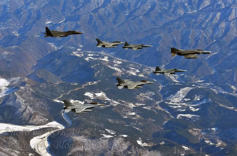 Không quân Hàn Quốc cũng không hề có ý định giấu nhiệm vụ chính của đợt tập trận lần này, khi các phi đội máy bay chiến đấu của Hàn Quốc luôn được đặt trong tình trạng sẵn sàng chiến đấu cao nhất.