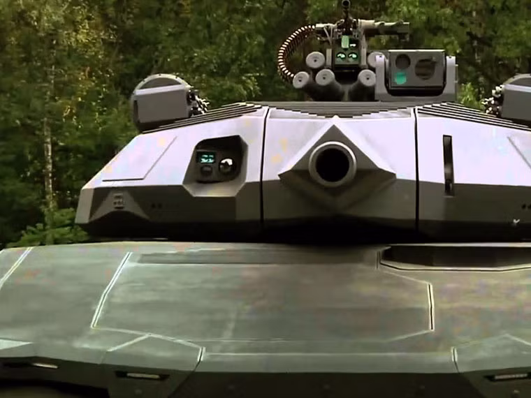 Ấn tượng đầu tiên về xe tăng PL-01 là có thiết kế khí động học khác thường so với các xe tăng hiện có. Mặt trước của xe vát xiên tương tự như xe chiến đấu bộ binh, hai bên được lắp váy bảo vệ hông phủ gần hết bánh xích.