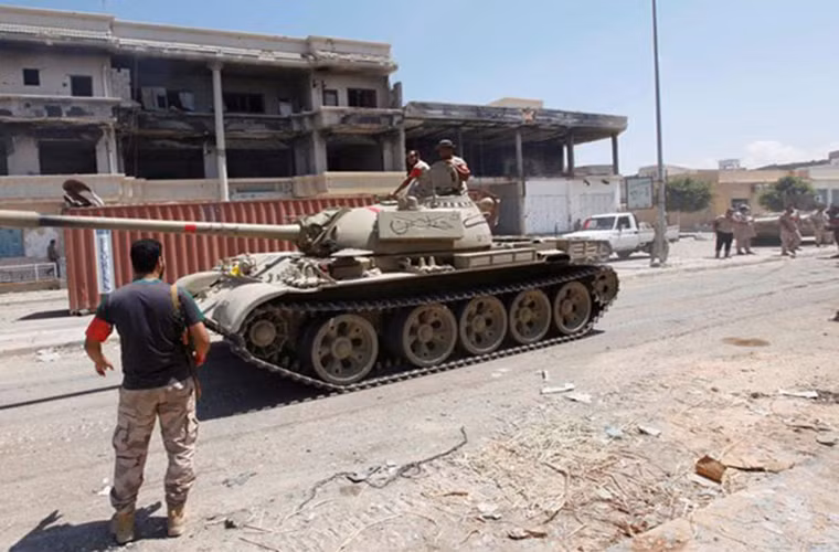 Tình hình càng trở nên nghiêm trọng hơn khi nội chiến tái diễn vào năm 2014 giữa các phe phái ở Lybia chính điều này đã giúp IS mở rộng tầm ảnh hưởng của mình tại khu vực vùng duyên hải Lybia.