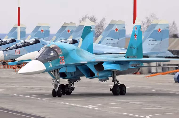 Hình ảnh Su-34 thuộc biên chế Quân khu phía Đông Nga.