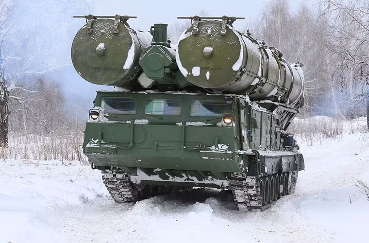 Với trọng lượng từ 44-47, các xe phóng tự hành của tên lửa S-300V sẽ dễ dàng trở thành “mồi ngon” cho bất cứ loại mìn chống tăng nào của đối phương.