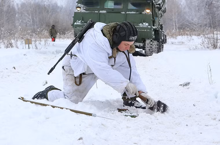 Mọi quả mìn chống tăng được sử dụng trong đợt huấn luyện lần này đều được chôn từ trước và vị trí của chúng không được tiết lộ nhằm đảm bảo tính hiệu quả trong huấn luyện.