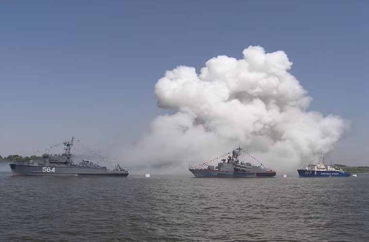 Đợt tập trận lần này có sự tham gia của hơn 1.000 binh sĩ cùng 20 tàu chiến và tàu tuần tra các loại thuộc Hạm đội Caspian - chiếm hơn một nữa biên đội tàu chiến của hạm đội này. Đặc biệt nhất là có sự tham gia của các tàu chiến Gepard - mạnh mẽ nhất tiểu hạm đội này.