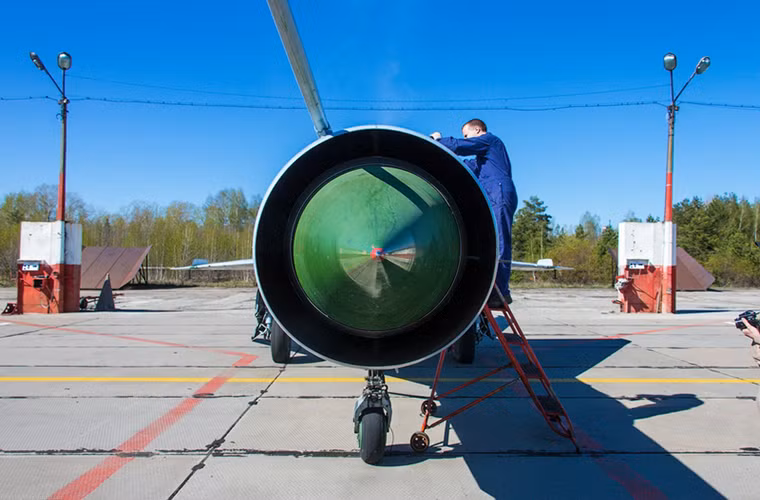 Sokol bắt đầu sản xuất MiG-21 từ năm 1959 tương tự như nhiều nhà máy chế tạo máy bay quân sự cùng thời khác của Liên Xô lúc đó, và đã có hơn 10.600 chiếc MiG-21 được Liên Xô chế tạo trong suốt giai đoạn từ năm 1959.