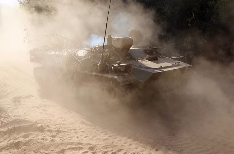 Các đơn vị bộ binh cơ giới Nga được lệnh vượt sông sau khi hoàn tất quá trình chuẩn bị một phần trong hoạt động diễn tập tại “Kavkaz-2016”.