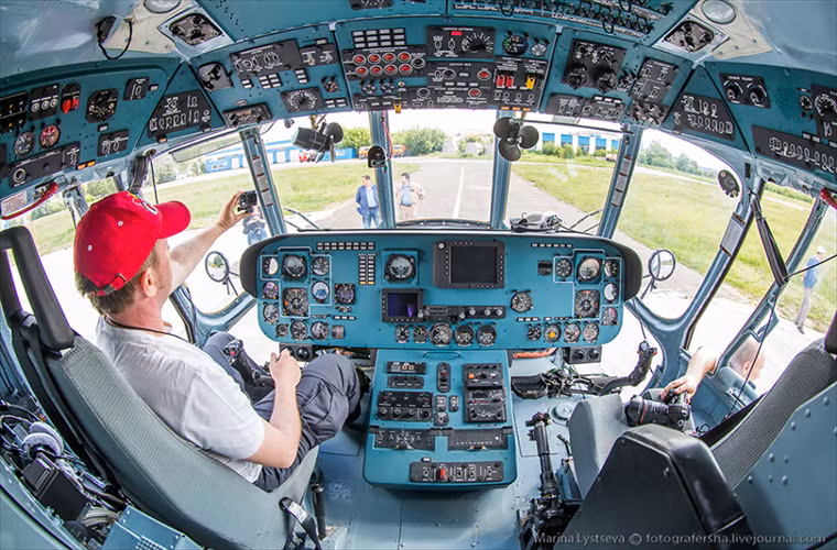 Không gian bên trong buồng lái các dòng trực thăng do Nga sản xuất khá thoải mái.