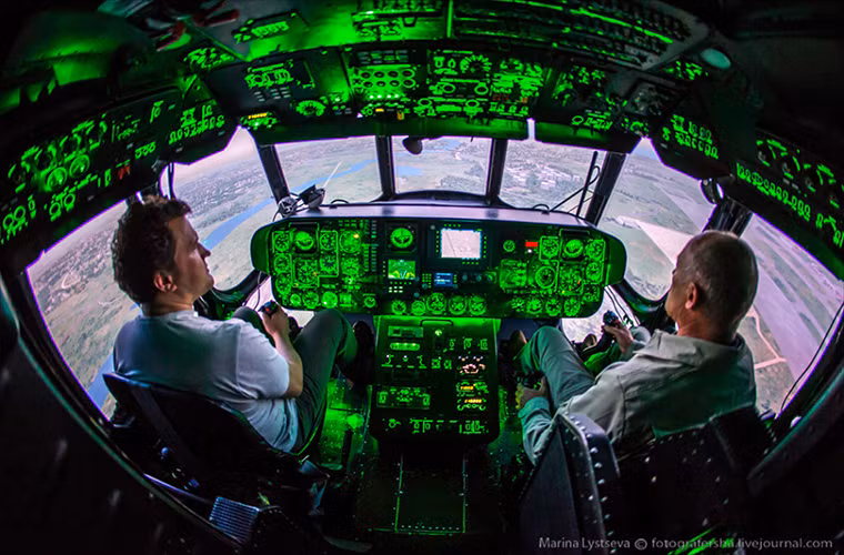 Điều này giúp cho học viên có thể nhanh chóng tiếp cận và làm chủ chiếc trực thăng của mình nhanh hơn.