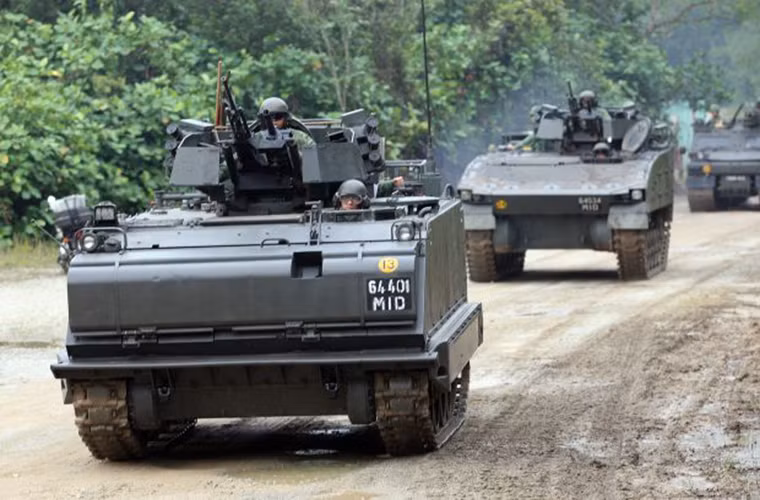 Sau khi đưa vào trang bị, AFV sẽ thay thế cho dòng xe bọc thép chở quân M113A2 đã lỗi thời của Quân đội Singapore được đưa vào trang bị từ những năm 1970. Được biết Singapore cũng mất tới 13 năm để phát triển mẫu xe bọc thép này.