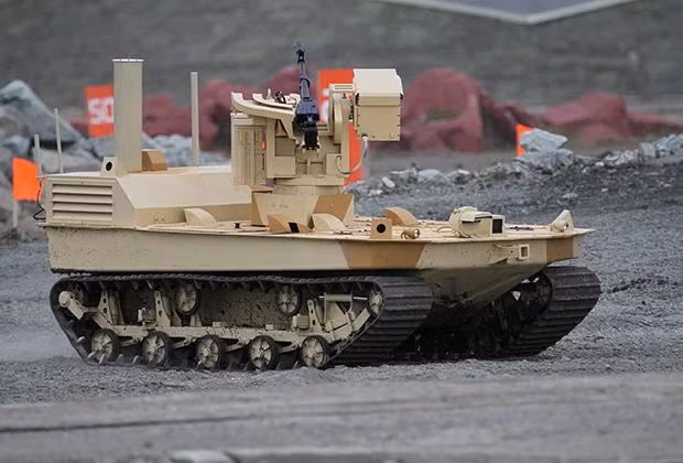 Robot chien dau tuong lai Nga mang...ten lua dan dao?