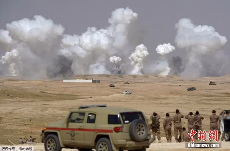 Muc kich 15 van quan tap tran ram ro o A Rap Xe-ut