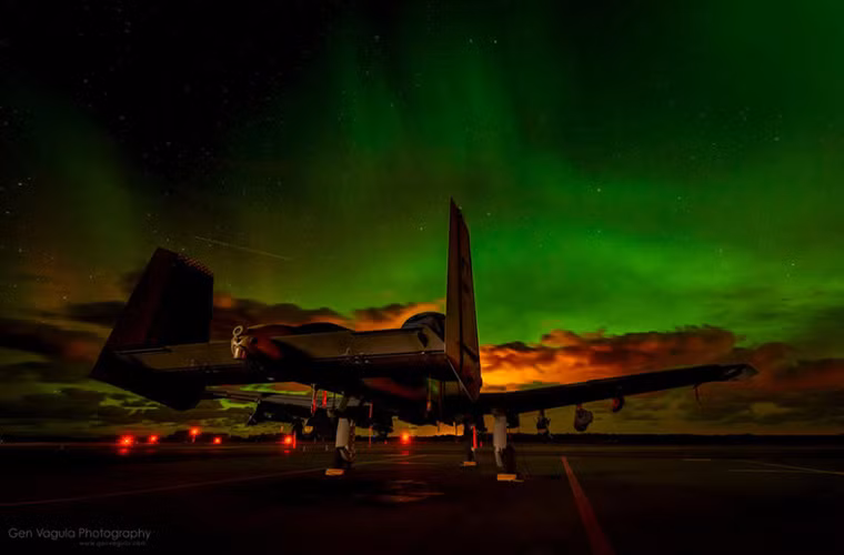 Với những chiến trường phức tạp như Iraq hay Afghanistan, A-10 luôn có chỗ đứng của mình ngay cả sau khi nghỉ hưu. Và một phần phi đội A-10 hiện tại sẽ được Không quân Mỹ chuyển đổi thành các phương tiện bay chiến đấu không người lái QA-10 với khả năng tác chiến tương tự như những chiếc A-10 trước đây.