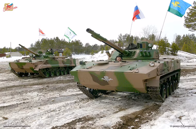 Việc Nga đưa vào trang bị số lượng lớn BMD-4M trong tương lai là nhằm hiện đại hóa lực lượng đổ bộ đường không của nước này cũng như tiến tới thay thế dần các mẫu xe bọc thép BMD thế hệ cũ. Và thay vì phát triển một chiếc xe tăng hạng nhẹ cho VDV thì Quân đội Nga có thể sử dụng BMD-4M với sức mạnh tương đương.