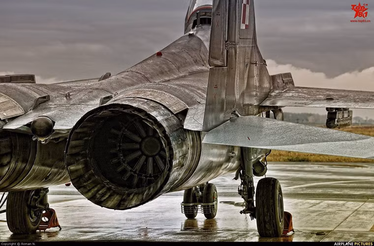 Dù là một trong những nước thành viên khối quân sự NATO nhưng Ba Lan vẫn duy trì phi đội hơn 30 chiếc MiG-29 được đưa vào biên chế từ đầu những năm 1990. Nguồn ảnh: Sina