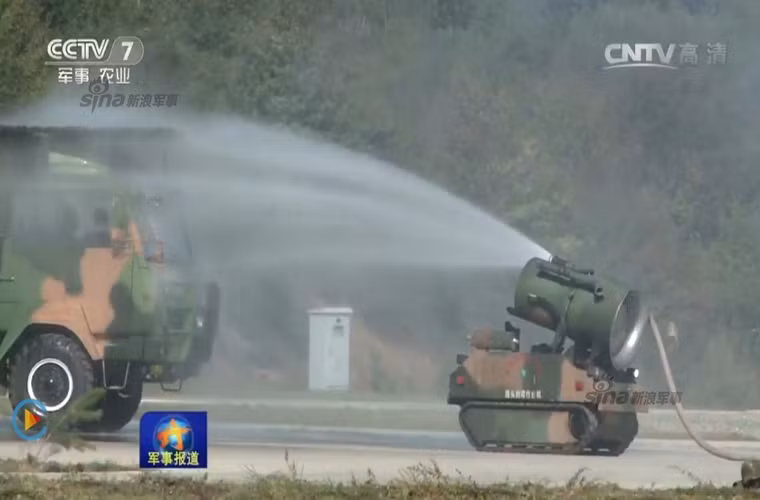 Thì giờ đây Quân đội Trung Quốc có thể sử dụng các mẫu robot chuyên dụng để làm công việc nguy hiểm trên.