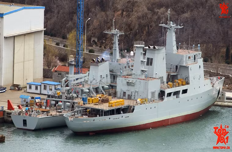 Năm 2015 Hải quân Trung Quốc đưa vào trang bị thêm một lớp tàu phá băng mới có số hiệu là 722 Hai Bing với lượng giãn nước tối đa khoảng 5.000 tấn.