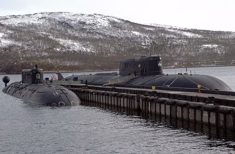 Sức mạnh chính của Hạm đội Phương Bắc vẫn là biên đội tàu ngầm tấn công hỗn hợp gồm tàu ngầm tấn công hạt nhân và tàu ngầm tấn công diesel-điện, trong đó lực lượng tàu ngầm tấn công hạt nhân lên đến 34 chiếc.