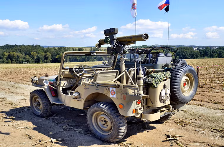 Trước đó vào năm 1993, Iran cũng bắt đầu sản xuất các tổ hợp tên lửa chống tăng dẫn đường 9K111 Fagot để trang bị cho các xe chiến đấu bộ binh BMP-2 và Boraq (bản sao của BMP-2 của Iran). Bên cạnh đó 9K111 Fagot còn được Iran trang bị cho các xe Jeep hoặc xe bọc thép do nước này tự chế tạo. Với số lượng được sản xuất tính đến năm 2015 đã lên đến hơn 5.000 đơn vị.