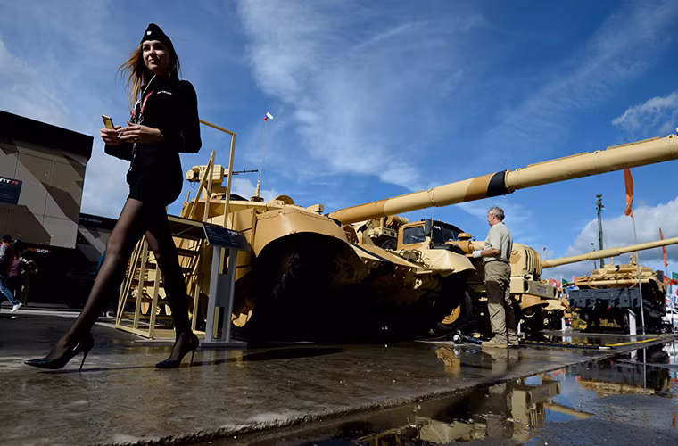 Còn đây là xe tăng chiến đấu chủ lực thế hệ mới T-90MS biến thể mới nhất của dòng xe tăng T-90.