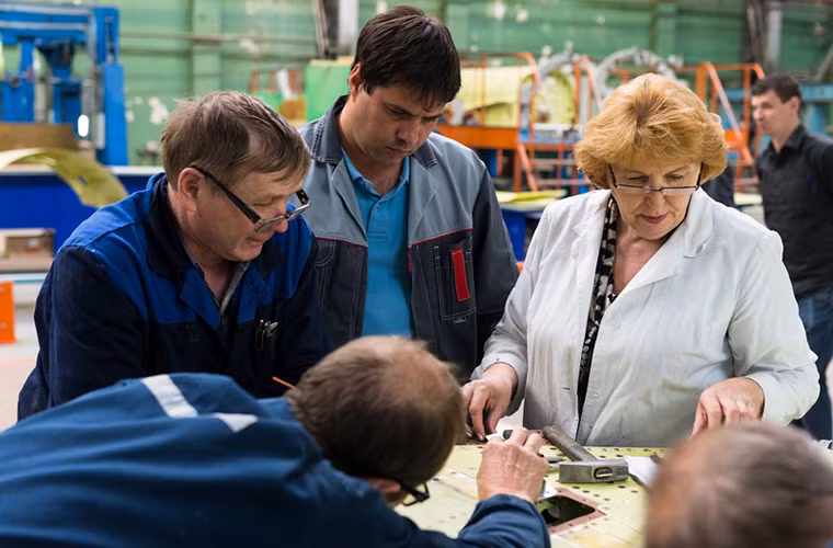 Dù chỉ mới là phần khung cơ bản nhưng chúng đều được kiểm tra kỹ lưỡng trước khi được chuyển đến các công đoạn lắp ráp chi tiết máy và chạy hệ thống điện.