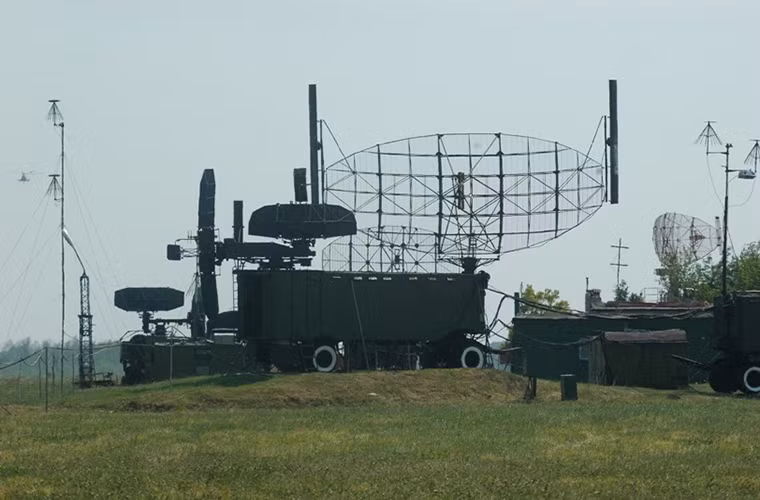 Theo trang quân sự Arms-Expo cho biết, trong tình huống giả định của đợt tập vào năm 2007 Quân đội Nga nhận được tin tình báo nước Nga sẽ bị tấn công bởi một quốc gia thù địch. Ngay lập tức phi đội tiêm kích bom Su-24M gồm 20 chiếc của Không quân Nga đóng ở vùng Viễn Đông được lệnh di chuyển khỏi căn cứ thường trú.