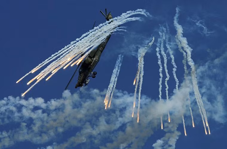 Màn trình diễn của trực thăng tấn công Mi-28N thuộc Không quân Nga tại Dubrovichi. Được biết các phần thi của International Army Games được tổ chức rải rác trên khắp nước Nga.