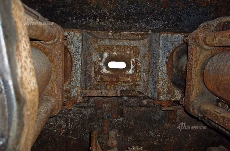 Các khẩu pháo 75mm của Pháp khi đó khá sơ sài và chúng hoàn toàn không đủ sức để ngăn bước tiến của quân Đức. Do đó việc Ouvrage de Froideterre không bị thất thủ dường như là sự may mắn của người Pháp hơn là do khả năng của họ.