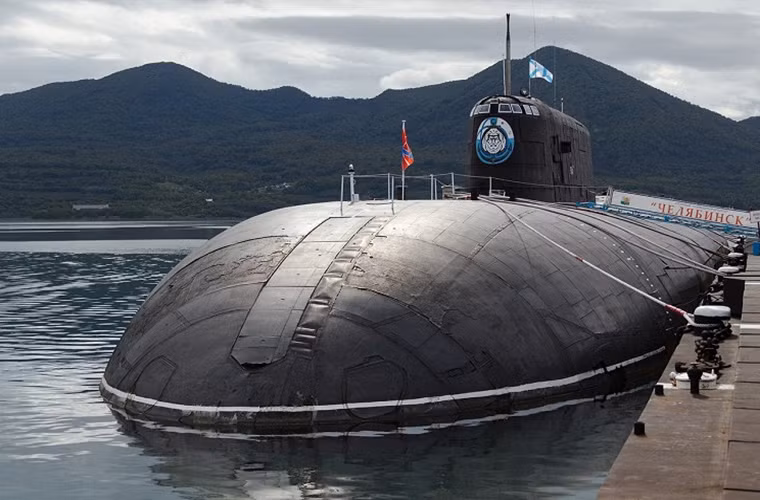 Đảm nhận việc thiết kế và nâng cấp Oscar II là Cục thiết kế hàng hải Trung ương Rubin, theo đó biến thể Project 949AM sẽ được trang bị lại một loạt hệ thống mới gồm hệ thống kiểm soát hỏa lực, hệ thống thông tin liên lạc, hệ thống định vị thủy âm, hệ thống radar mới và các thiết bị chống và áp chế điện tử.