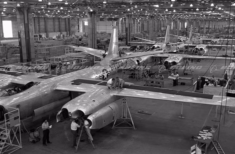 Từ năm 1947 cho đến khi được nghỉ hưu vào năm 1959, chỉ có khoảng 143 chiếc B-45 với nhiều biến thể khác nhau được sản xuất phục vụ trong cả Không quân Mỹ và Không quân Hoàng gia Anh.