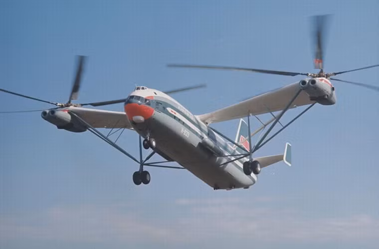 Mẫu trực thăng vận tải lớn nhất từng được con người chế tạo cũng nằm ở Liên Xô với mẫu trực thăng Mil V-12, nó được trang bị tới động cơ tuabin Soloviev D-25VF với hai cánh quạt.