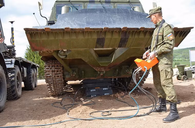 Những thiết bị cỡ lớn như máy đào hào MDK-3 vẫn có thể được sửa chữa quy mô nhỏ với PIRK.