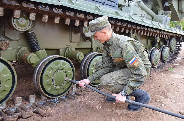 Về thiết kế tổ hợp sửa chữa di động PIRK hoàn toàn đáp ứng các yêu cầu của Quân đội Nga về một trạm sửa chữa di động vừa và nhỏ, dễ triển khai cũng như thu hồi cũng như khả năng hoạt động hoàn toàn độc lập.